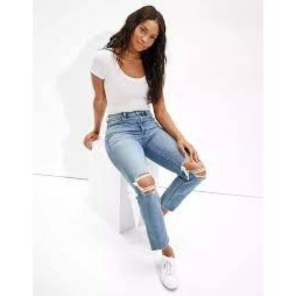 American Eagle Mom Jean Size 0 Short Distressed medium/light wash - Picture 1 of 7